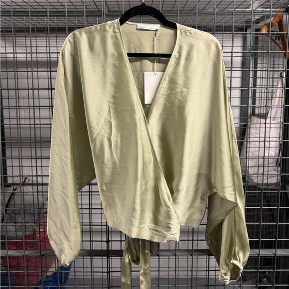 Oak + Fort silk wrap blouse in light green 🍐 - Picture 2 of 5